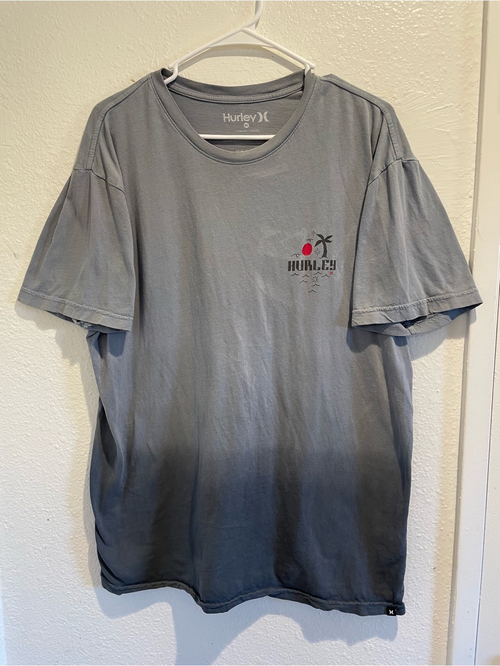 🏝️ Hurley Dip-Dye Graphic Tee | Men's XL | Slate Gray Ombré ☀️